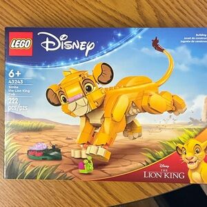 LEGO Disney Simba Cub Building Set - Yellow & Tan